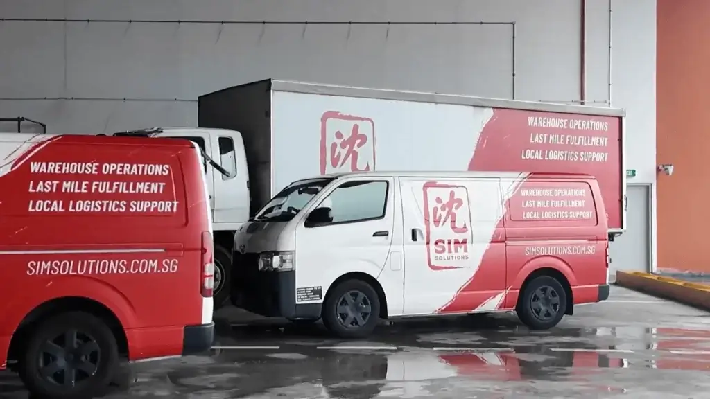 what does outsourcing logistics service mean